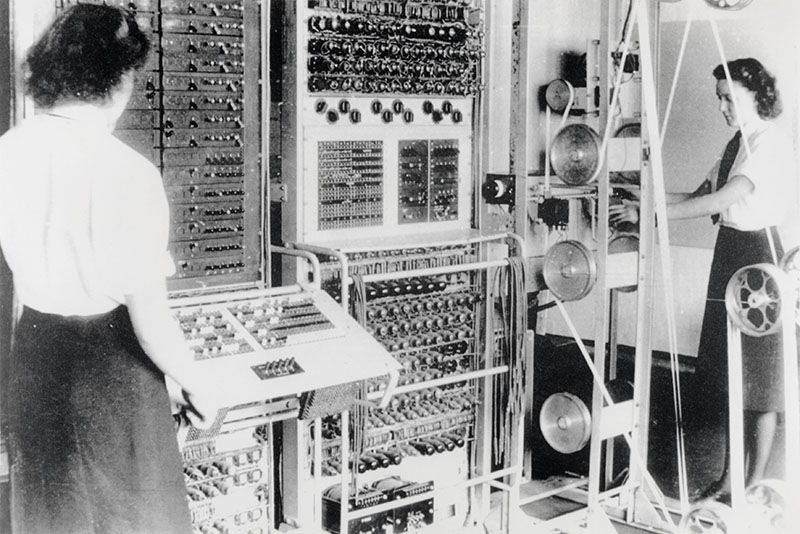 Colossus ismindeki ilk elektrikli bilgisayar
