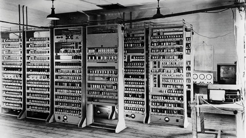 İlk Depolama Kabiliyeti Olan Bilgisayar - EDSAC