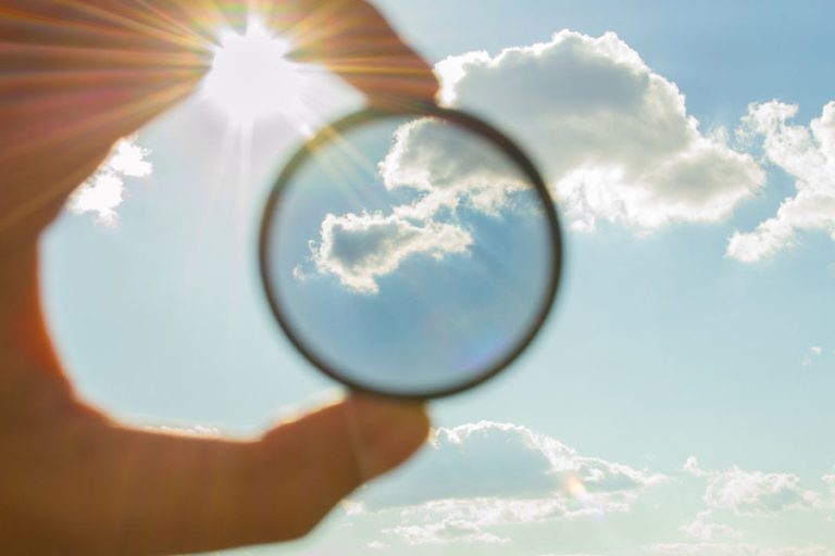 Gözlüğü Kim Buldu ? Gözlüğü Kim Keşfetti ? Kim Buldu